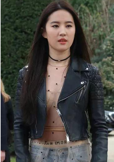 刘亦菲近照胖了被网友调侃没了仙气神仙姐姐也难逃岁月洗礼