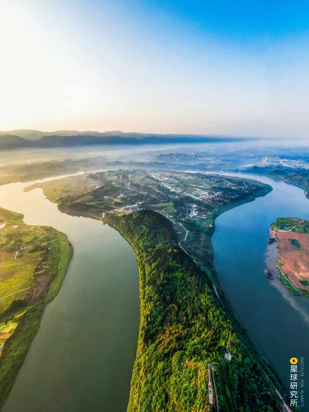 嘉陵江支流渠江曲流 熊可 摄