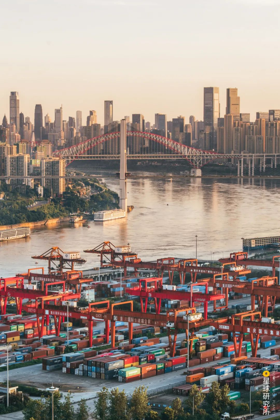 重庆港寸滩港&nbsp;徐佳 摄