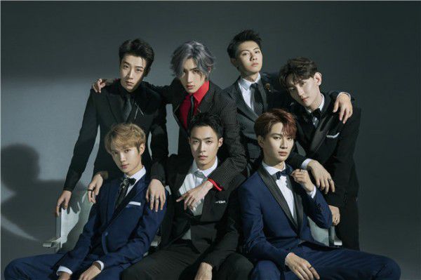 全新男团July Lab横空出世七个男人的神奇化学反应_新浪新闻