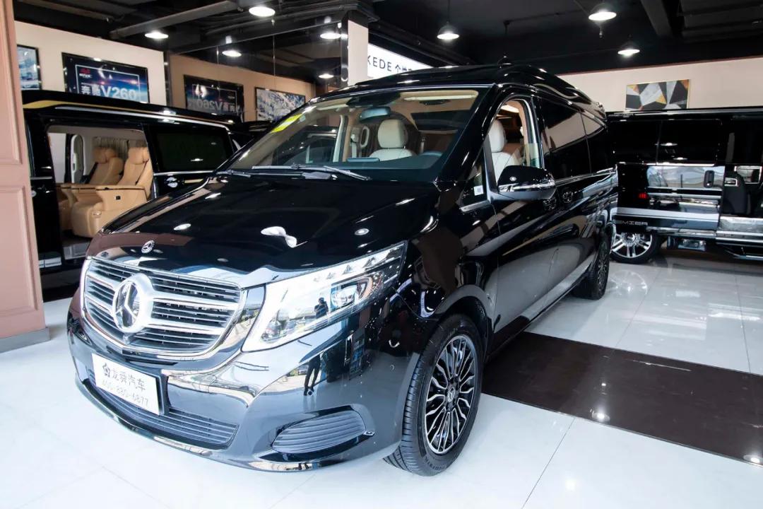 奔驰v260l高顶半隔七座商务车,商务和家用的不二选择
