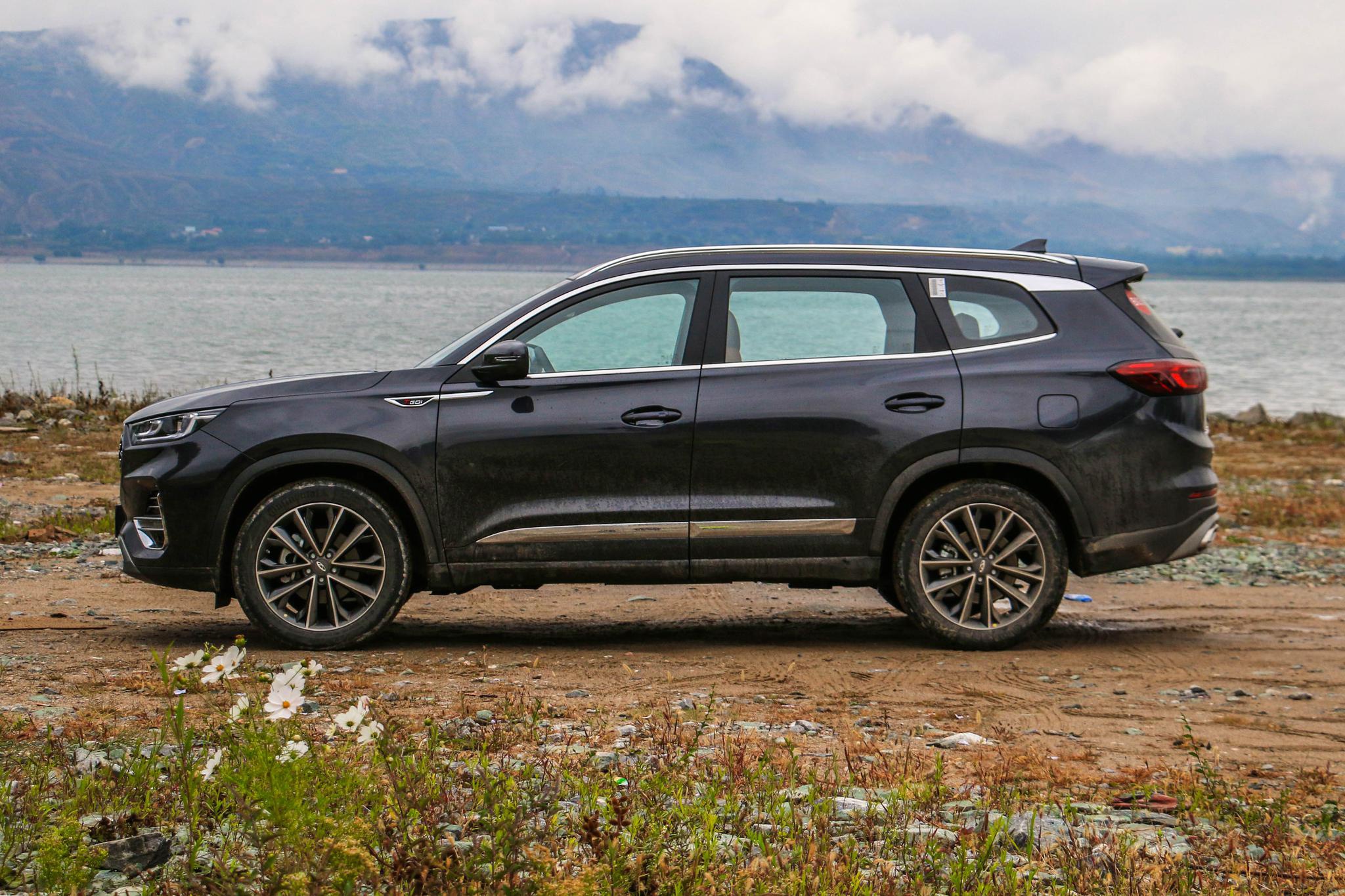 旗舰可不仅是大这么简单试驾奇瑞瑞虎8plus