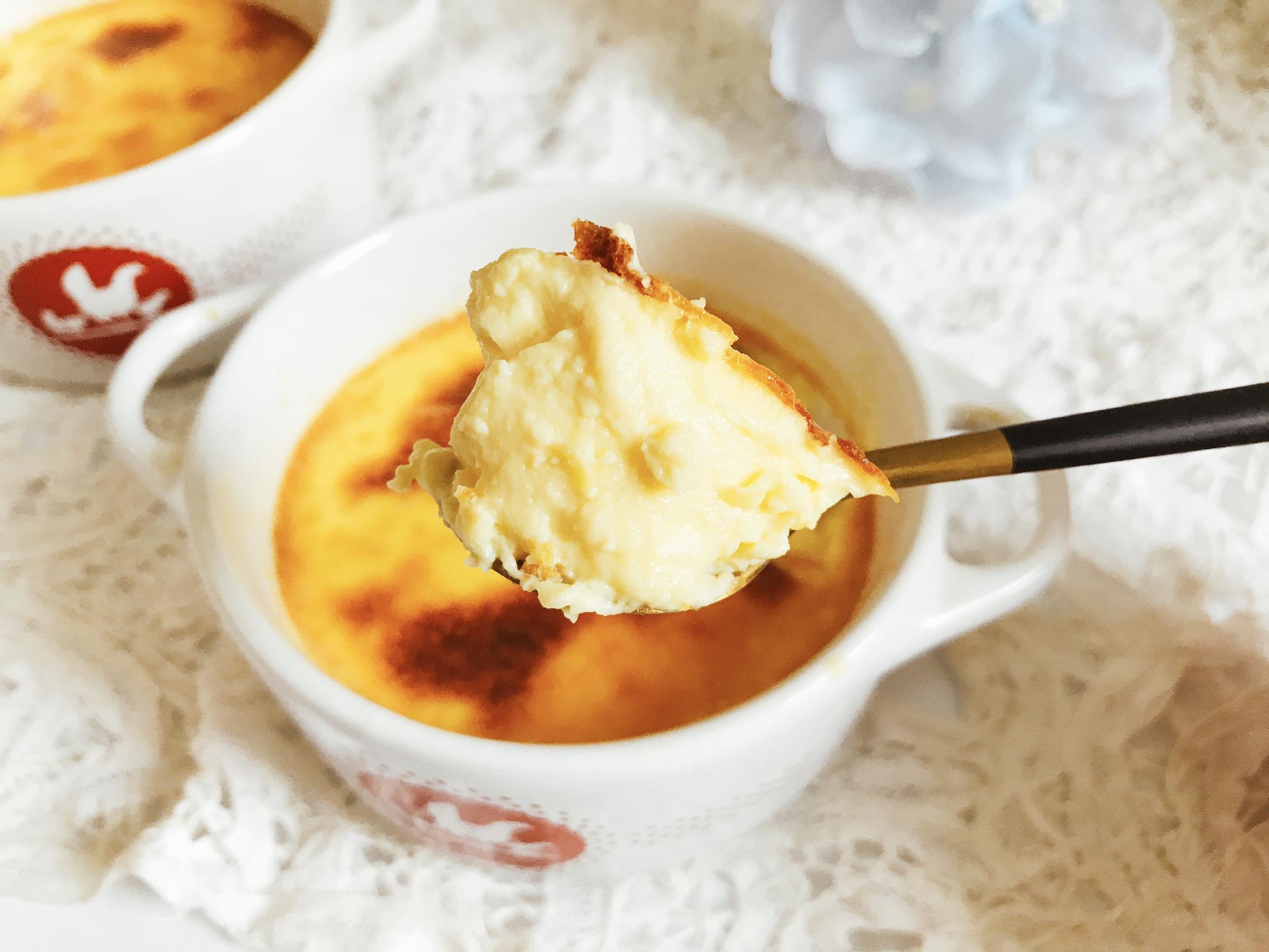 店里28元的法式烤布蕾,自己做简单便宜,入口即化吃一口就爱上了