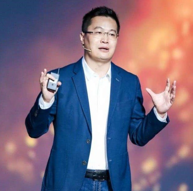 卢伟冰不语!停止怼华为,开始对米黑下手?__财经头条