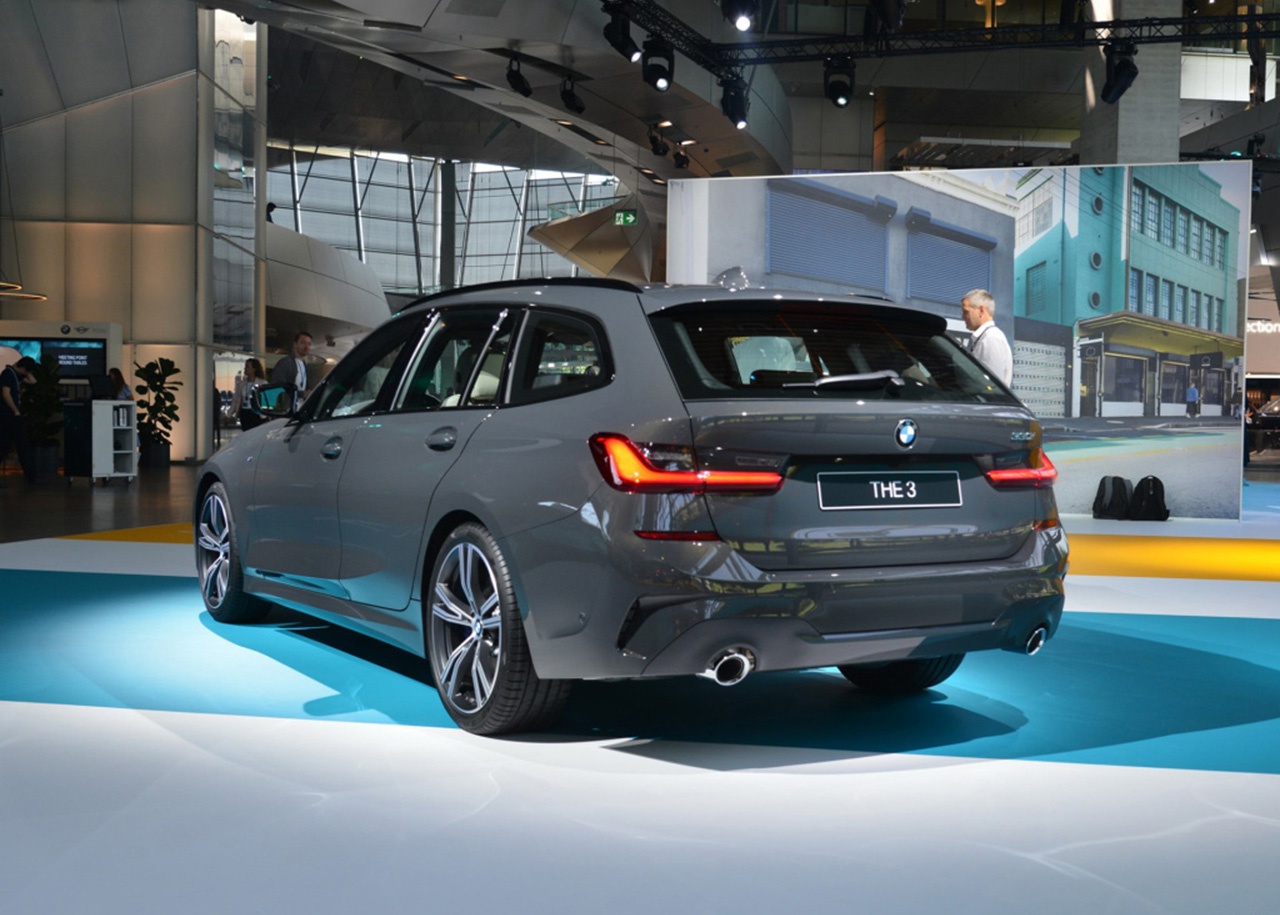 宝马3系旅行车,颜值再升一个等级,没油也能跑35km