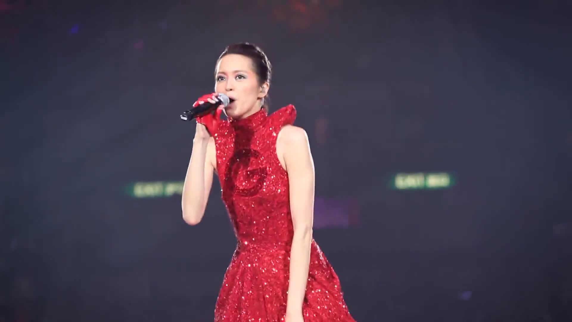 梁咏琪《灰姑娘》演唱会现场,最近被这首歌洗脑了