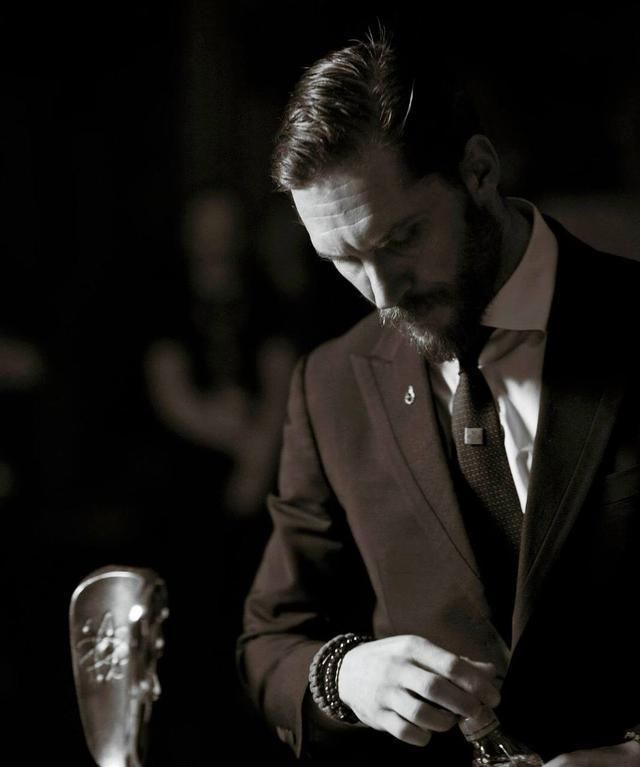 汤姆哈迪出门不修边幅身材走样网友汤老师啥样007啥样