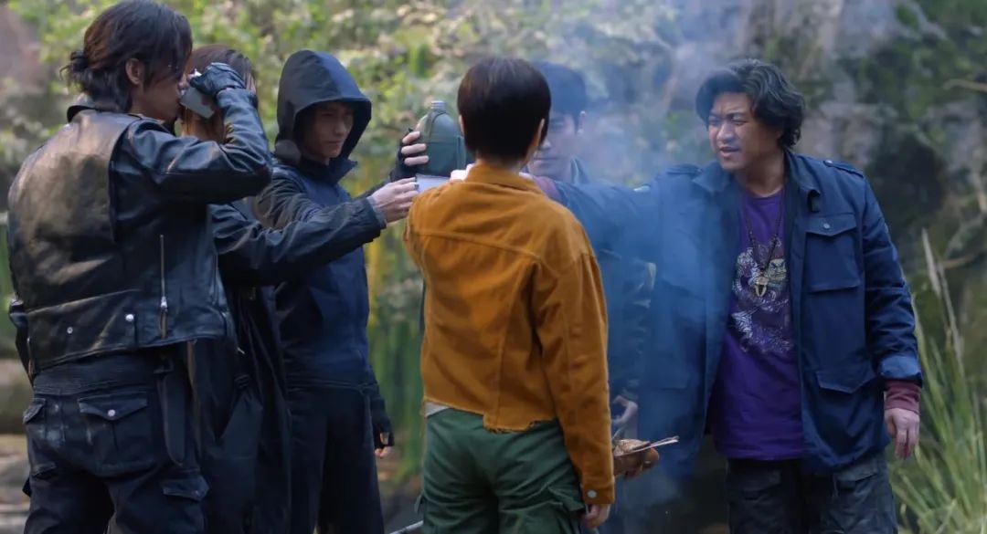 重启之极海听雷吴邪身边的奸细不止一个除了贰京还有谁
