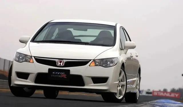 被中国人捧上神坛的思域tpye-r,真的有那么强吗?