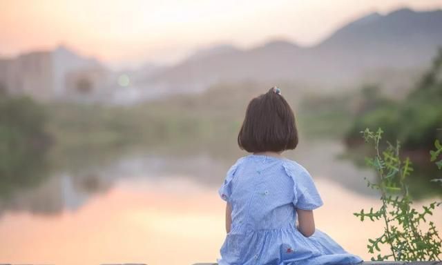 12年过去了,那个在汶川地震中失去右手的女孩,现在怎么样了?休闲区蓝鸢梦想 - Www.slyday.coM