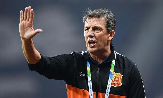 看热闹了!武汉卓尔教练何塞被传下课,评论区留言分成三大类型