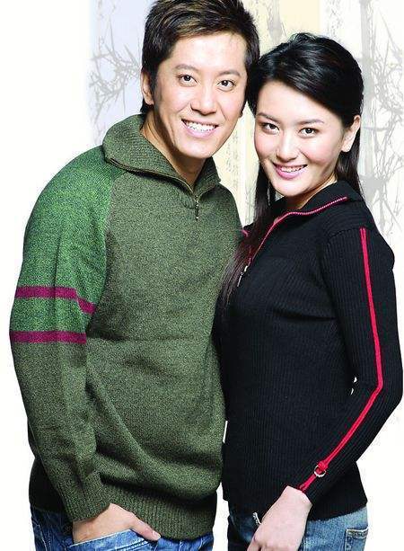 51岁毛宁参加商演揽着关之琳的腰却遭到对方一脸嫌弃