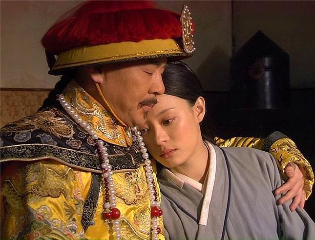 甄嬛传:皇帝在甘露寺宠幸甄嬛,却差点成了甄嬛的刀下鬼