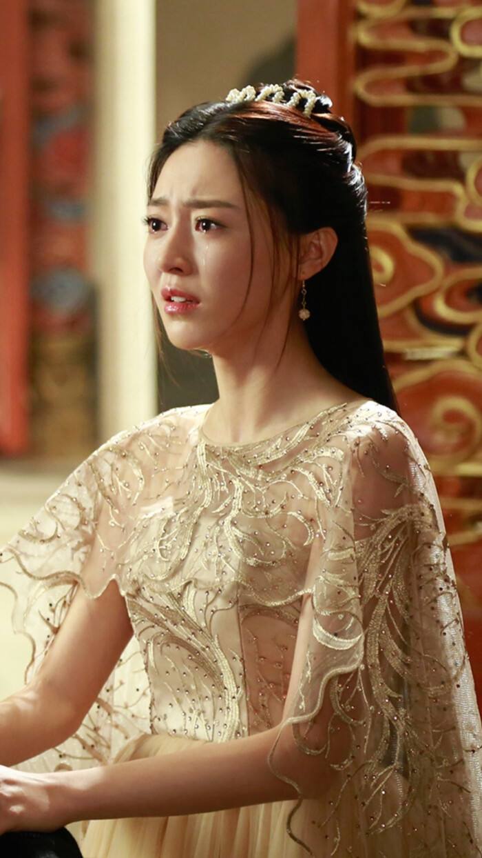 《三生三世十里桃花》素锦身为忠烈之后天宫公主,本可以一人之下万人