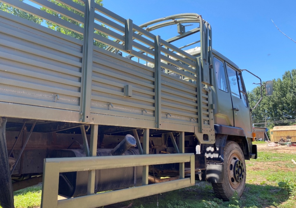 九十年代一汽平头柴解放ca1121j载重卡车