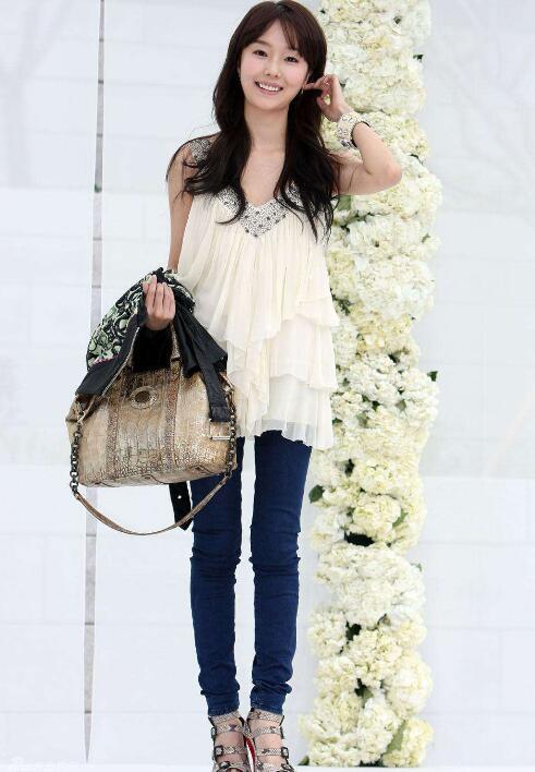 出道24年曾经的韩流鼻祖 一改戏路出演惊悚片演技备受关注|李贞贤