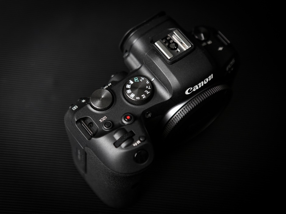 拥有旗舰"芯"的高性价比全画幅专微 佳能eos r6评测__财经头条