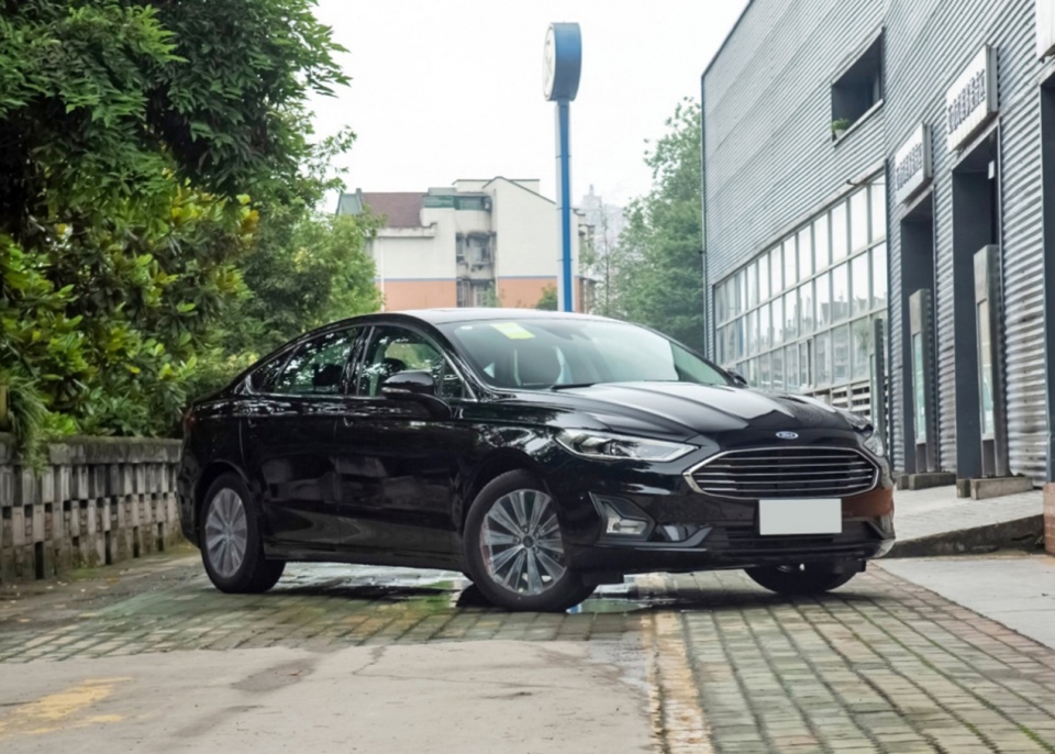 蒙迪欧新款标配12.8英寸大屏，19.28万起