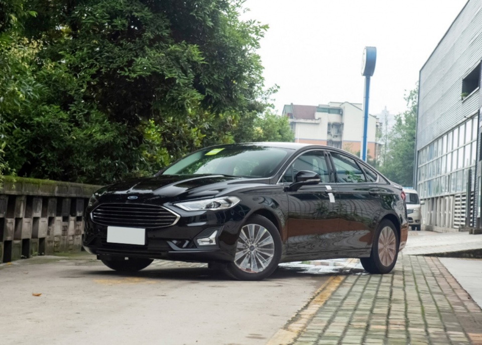 蒙迪欧新款标配12.8英寸大屏，19.28万起