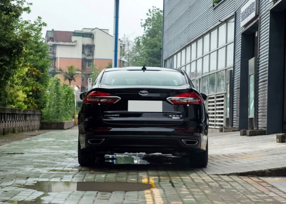 蒙迪欧新款标配12.8英寸大屏，19.28万起