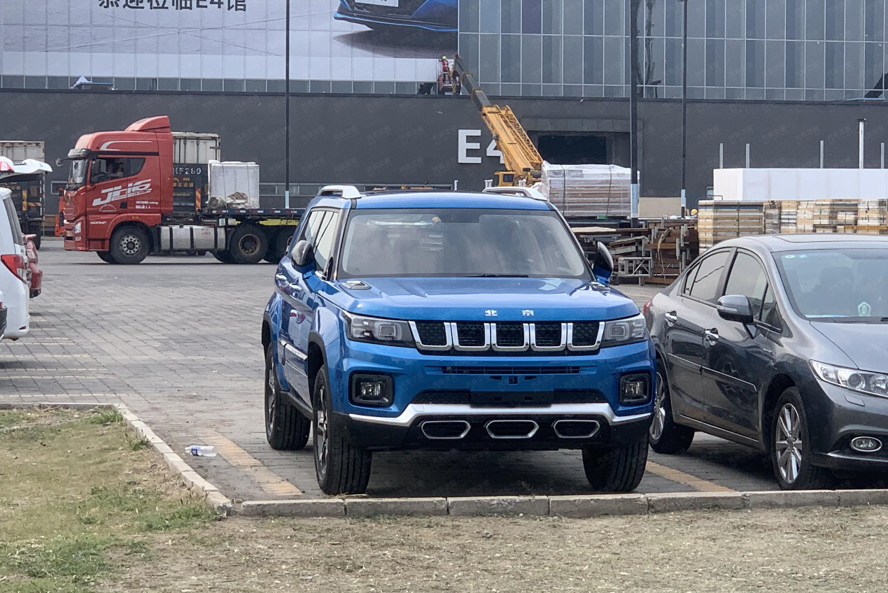 北京越野bj30即将首发,凑近看是bj20变的?