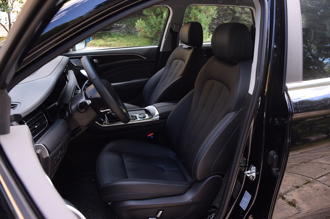 99万起!这国产suv内饰竟然挺豪华 实力如何?