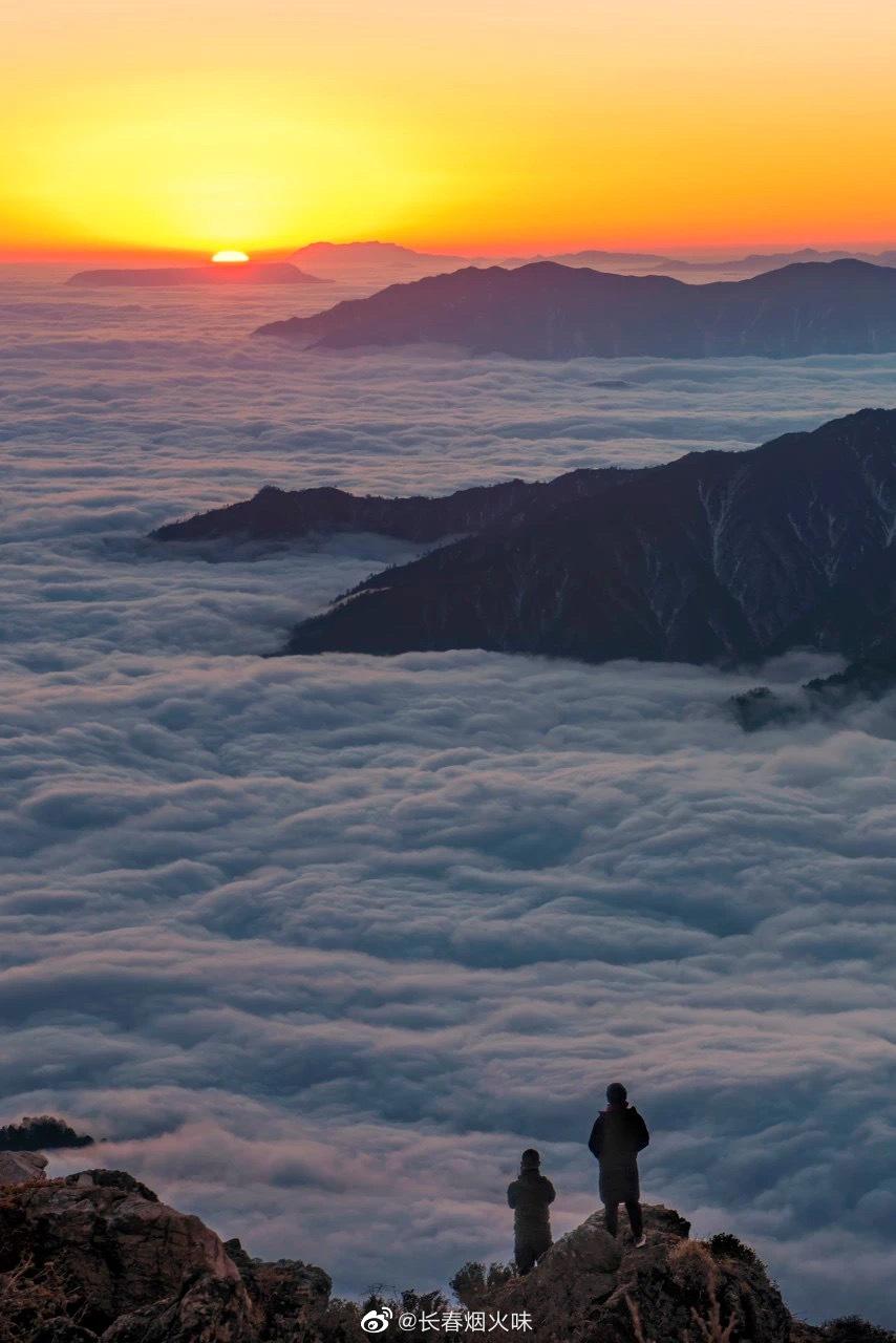去牛背山看一场日出 闯进一片腾云驾雾般的金色海洋