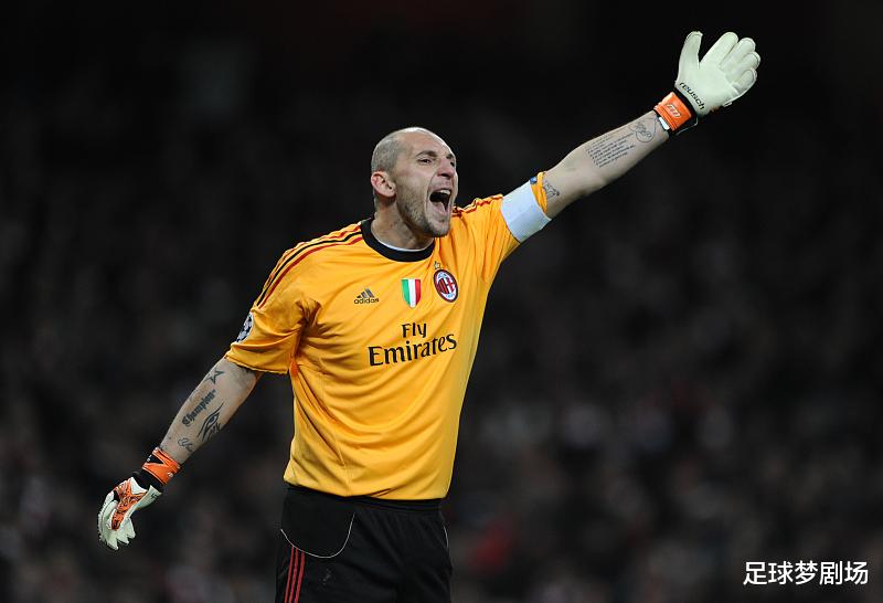 门将是意大利人阿比亚蒂,在门将人才济济的意大利,阿比亚蒂处于的