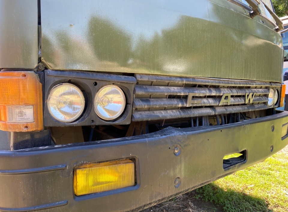 九十年代一汽平头柴解放ca1121j载重卡车