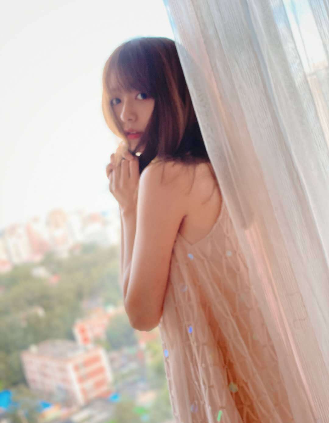 nba最美女主播小七晒睡衣照,身材纤细,肤白貌美,少女感十足!