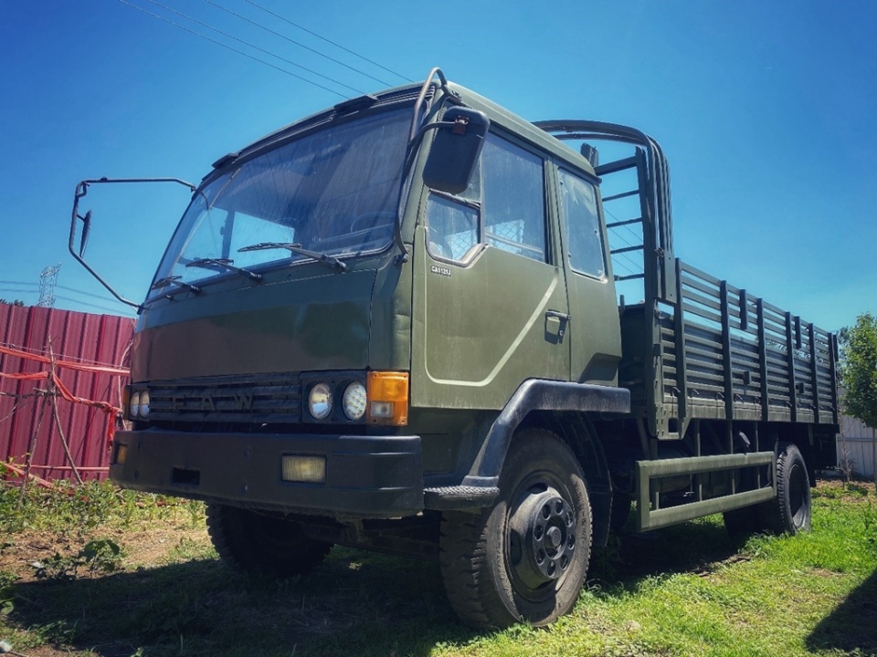 九十年代一汽平头柴解放ca1121j载重卡车