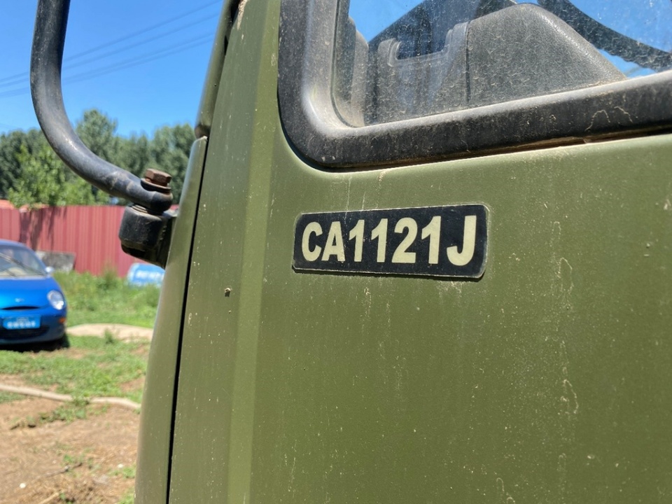 九十年代一汽平头柴解放ca1121j载重卡车