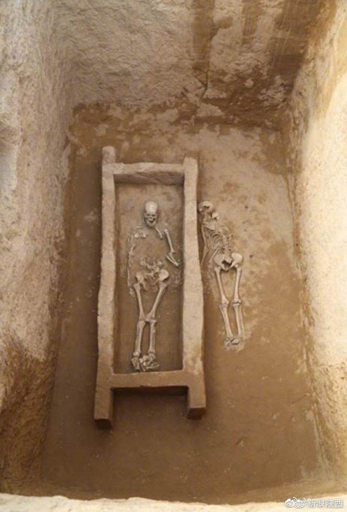 陕西首次全面揭露石峁文化大型墓地:四类墓葬等级森严