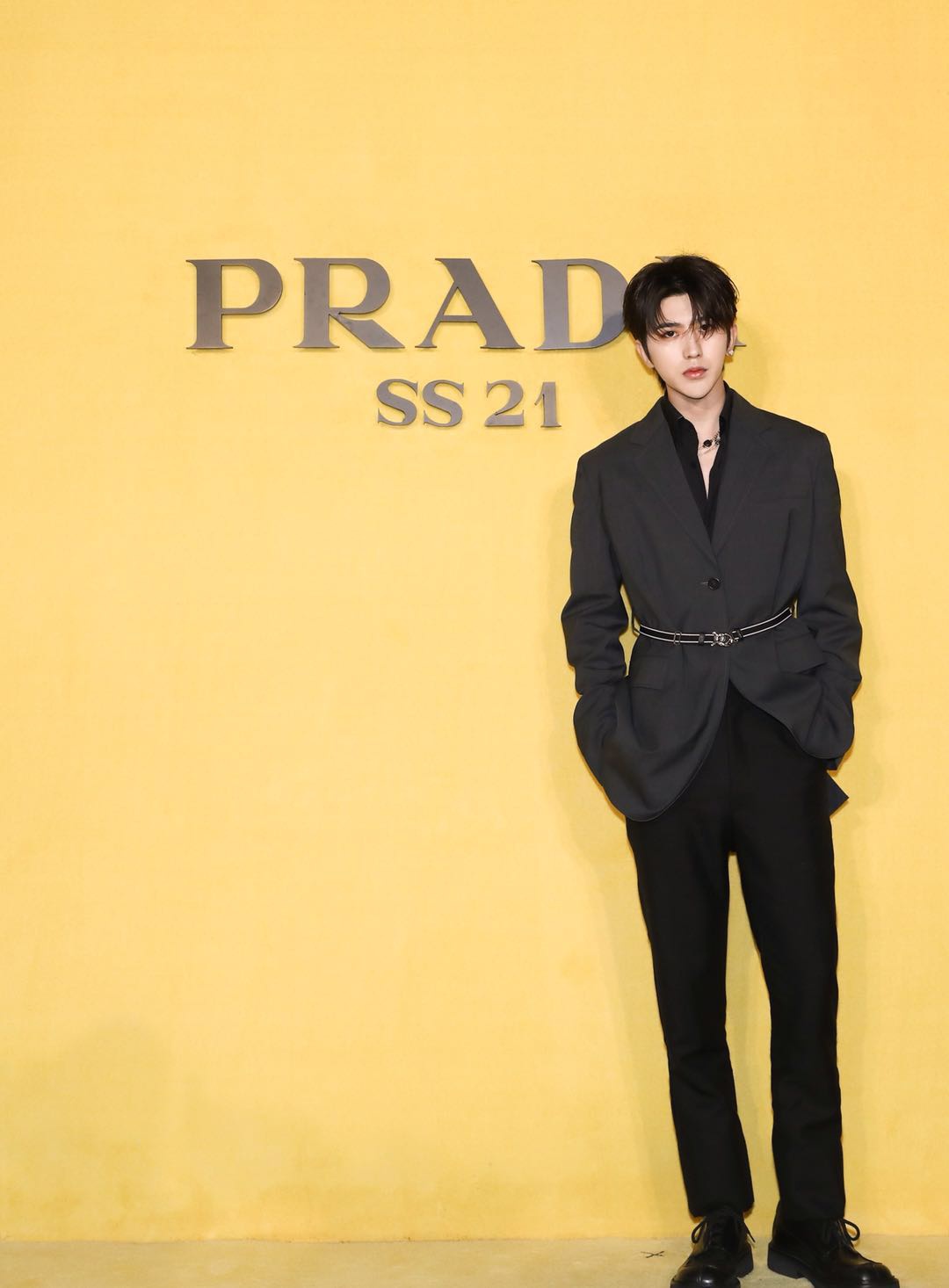 蔡徐坤的文艺西装穿搭法则,可借鉴,适合高规格的你