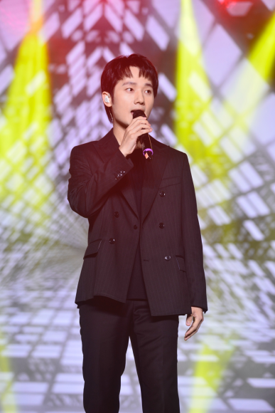 图注:中国好声音冠军歌手蒋敦豪演唱歌曲《以后》