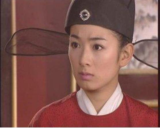 黄奕早期的黄奕,很多角色都很美好,她在《新女驸马》中的冯素贞,就是