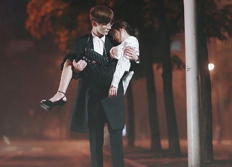 男主公主抱白敬亭总裁范罗云熙浪漫这个看来女主太重