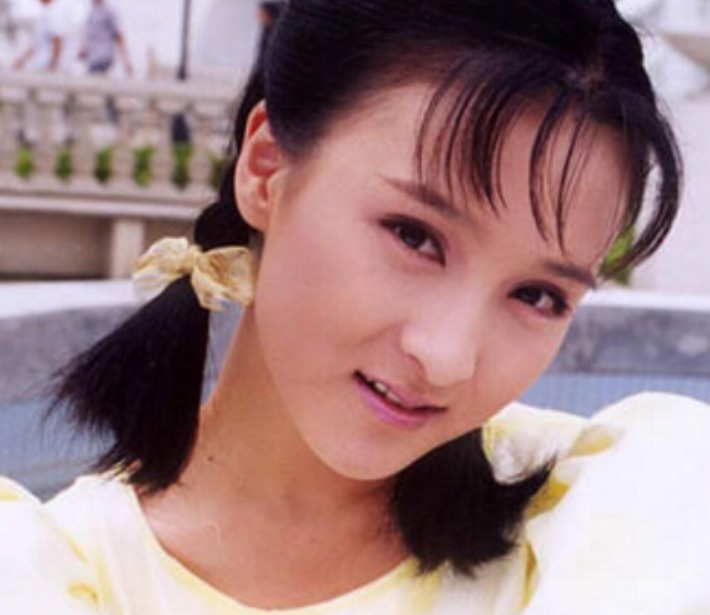 当时梦萍的饰演者名字就叫做乐珈彤,从嚣张跋扈变得通情达理,她把这个