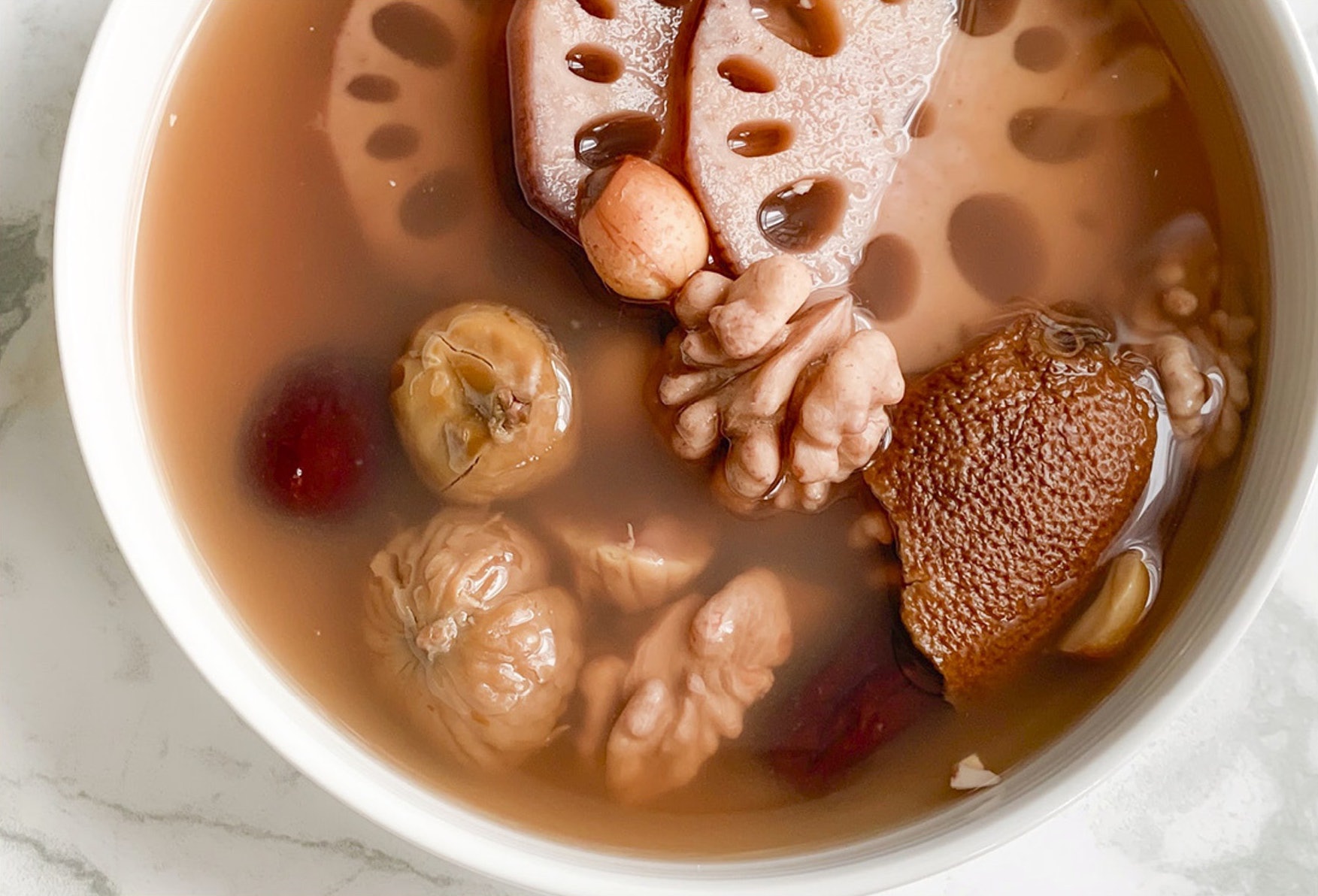 简单食材搭配出合适秋分节气好汤核桃板栗莲藕汤滋阴润燥