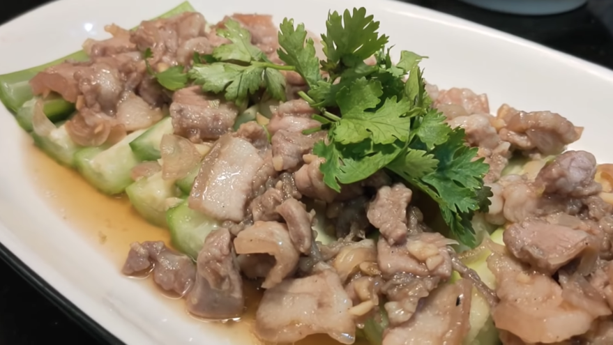 五花肉还用来红烧加1种广东独有酱料蒸出粤式风味下饭五花腩