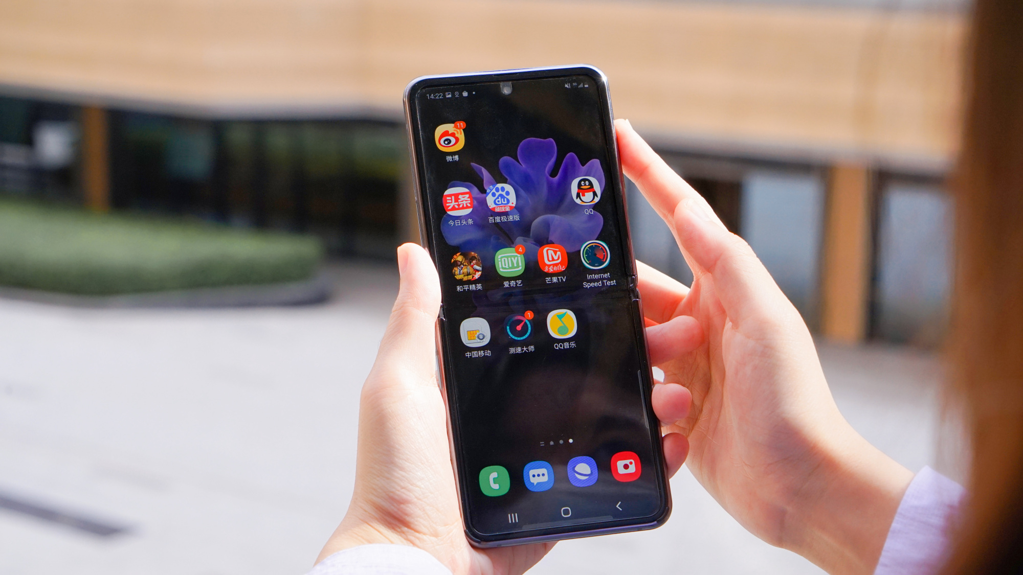 折叠屏有多漂亮?三星galaxy z flip 5g上手图赏__财经头条