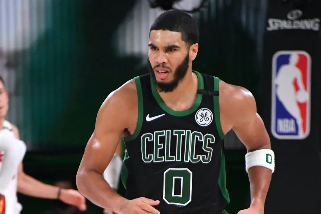 布朗|塔图姆|篮板_新浪新闻