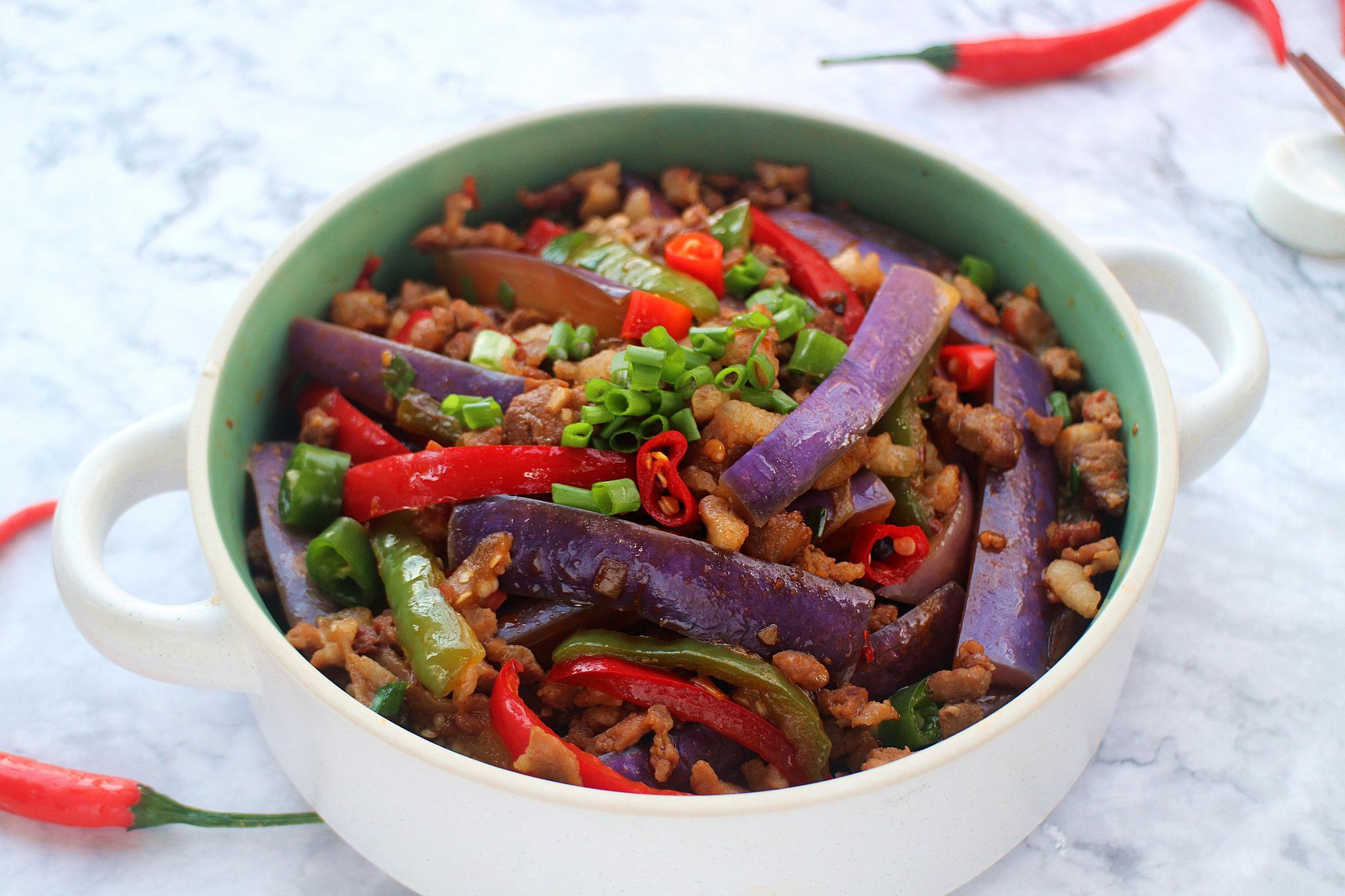 不煎不炸,滋润又不油腻的肉沫茄子,一招教你做出无油水嫩口感