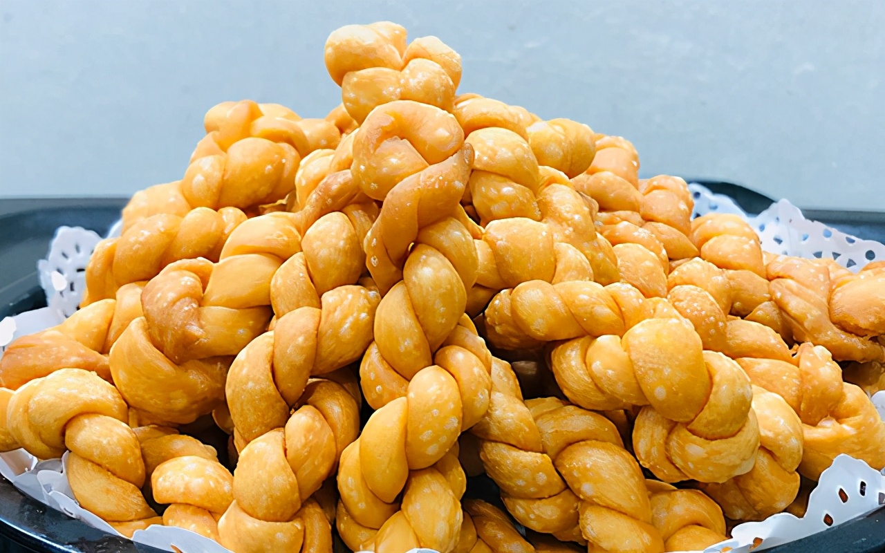经典零食小麻花,香甜酥脆,凉了也不发硬,还是儿时的口味