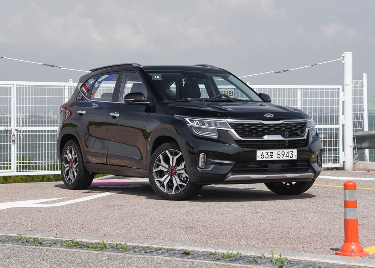 眼光聚焦在这台起亚seltos,时尚大气,眼睛根本没时间休息