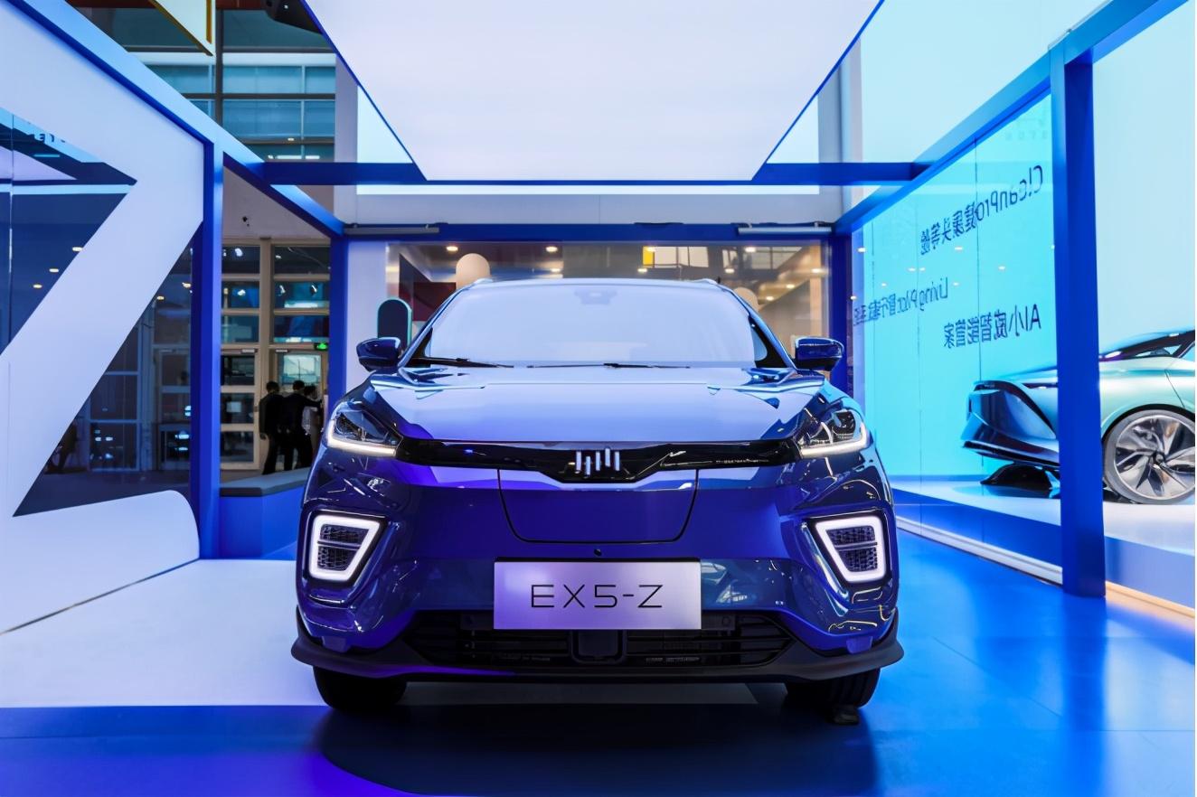 威马ex6 plus 6座版亮相北京车展!