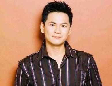 50岁歌手新恋情疑曝光，与一妙龄女子约会互动亲密，本尊强势回应休闲区蓝鸢梦想 - Www.slyday.coM