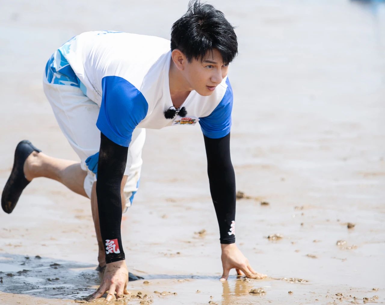 元气满满的哥哥:杨洋千里迢迢飞奔过去,只为给吴奇隆跪下