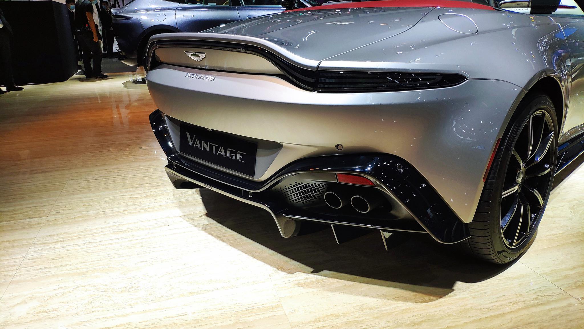 2020年北京车展:阿斯顿·马丁v8 vantage敞篷版实车