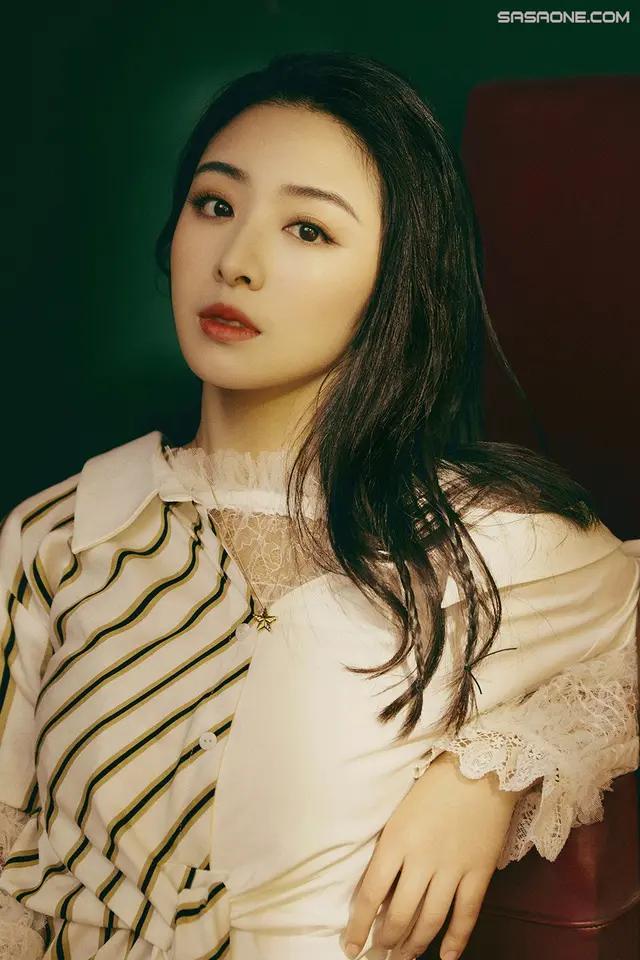 精致可爱美女明星张含韵性格温柔娴静渐具熟女气质